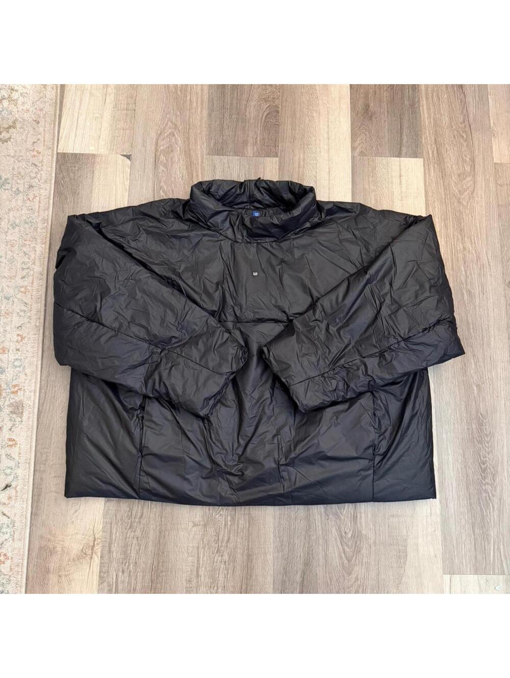 Yeezy Gap Engineered by Balenciaga Mock Neck Pullover Puffer Size L